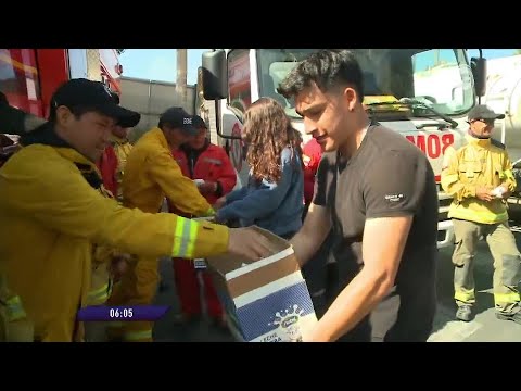 Moradores se organizan para entregar ayuda a damnificados y bomberos