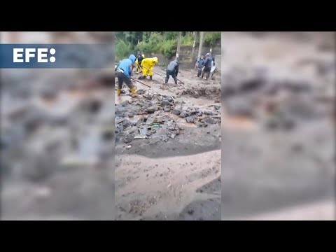 Deslizamientos y lluvias intensas en Ecuador dejan al menos 6 muertos y 30 desaparecidos