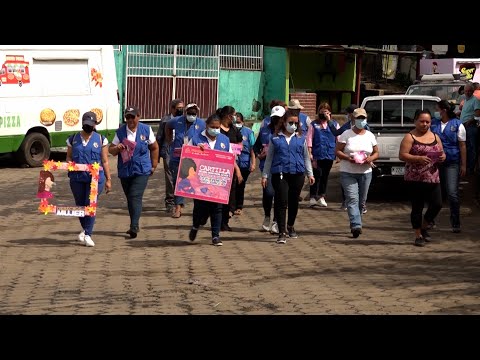 Autoridades presentan a mujeres de comarca capitalina cartilla para la prevención del feminicidio