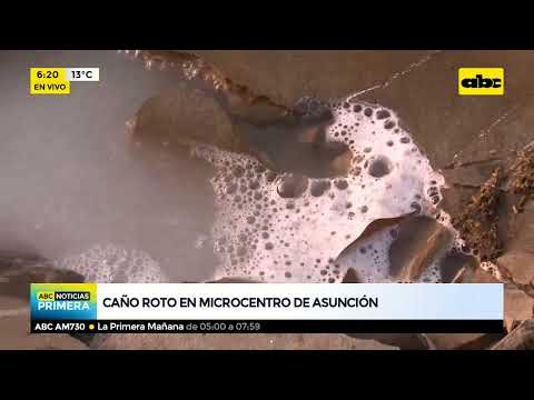 Caño roto en pleno microcentro de Asunción