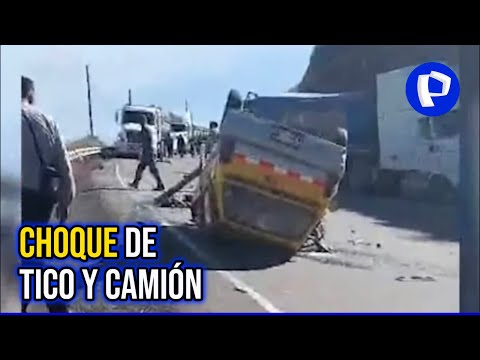 Arequipa: tres muertos y un herido grave tras choque entre un ‘Tico’ y un camión cisterna