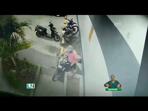 Captan a un sujeto mientras se roba una motocicleta