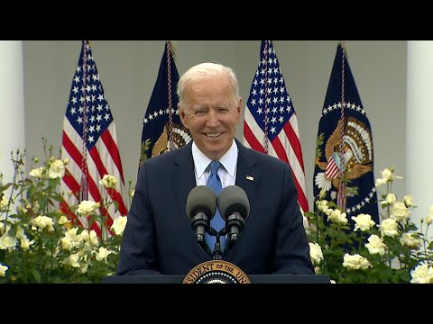 Biden salue un grand jour dans la lutte contre la pandémie | AFP