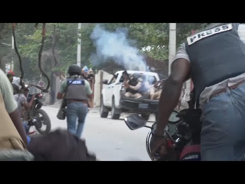 Agents killed in the third day of protests demanding the ousting of Haitian Prime Minister.