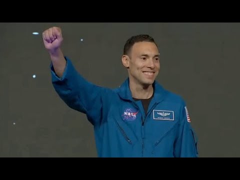 Orgullo boricua: momento en que Marcos Berríos se graduó de la NASA