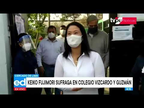 Keiko Fujimori sufraga en el colegio Vizcardo y Guzmán