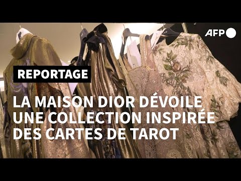 Mode: Dior tire les tarots pour présenter la haute couture en plein Covid | AFP