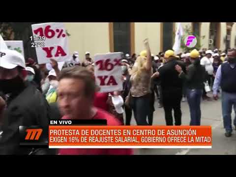 Continúa la manifestación docente en el centro de Asunción