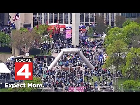 NFL Draft fever sweeps Detroit with continually growing crowds