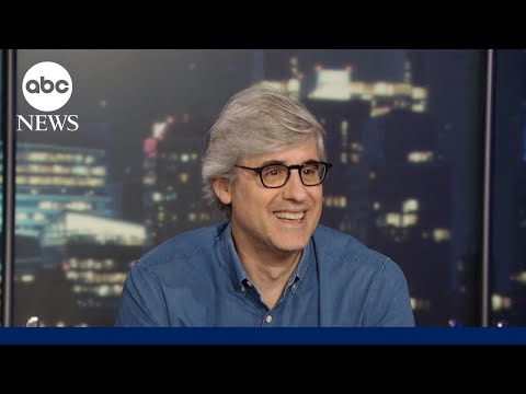 Mo Rocca profiles late-in-life triumphs in new book 'Roctogenarians'