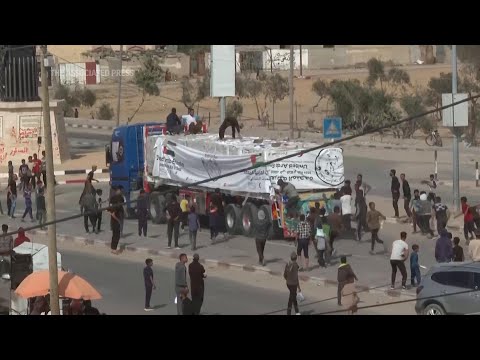 Entran camiones de ayuda a Gaza por el cruce de Rafah
