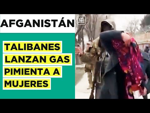 Talibanes lanzan gas pimienta a mujeres durante protesta en Kabul