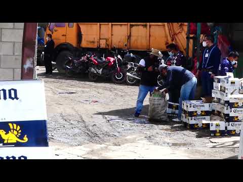 Destruyen cerveza de contrabando en Quetzaltenango