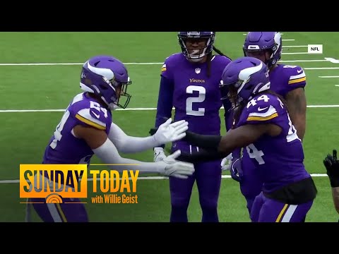 See two Vikings players recreate ‘Parent Trap’ handshake