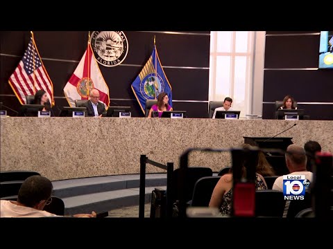 Doral councilmembers dicuss proposals to roll back last call