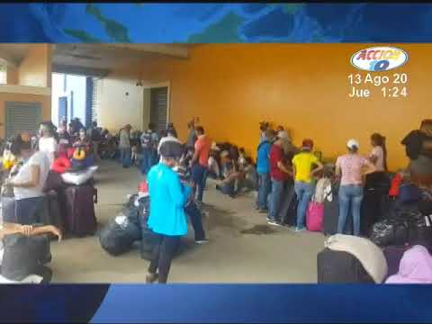 Cientos de connacionales permanecen varados en la terminal de Panamá