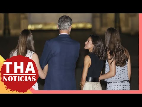 El gesto romántico de Letizia con el rey Felipe VI en público que demuestra en qué punto está su...