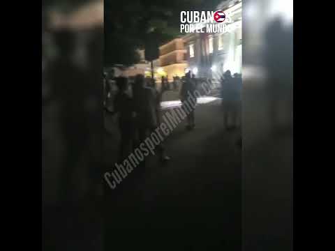 Cuba: Llenan las calles de policías en Cienfuegos, por un grupo de personas que exigía electricidad