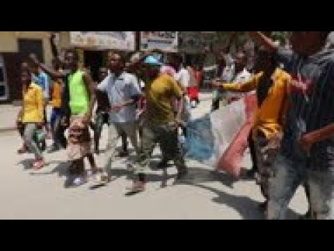 Somalis protest France cartoon, Macron comments