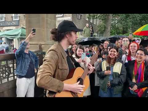 Hozier - From Eden. Surprise pop-up busking in Brighton Pavilion Gardens 2023.