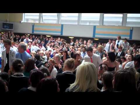Video: Kada Lietuvoje mokytojai šoks flashmobus - mokiniams padrąsint prieš egzaminus?