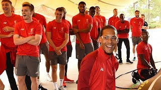 شاهد .. لاعبو ليفربول الانجليزي يتحولوا الى ميكانيكيين