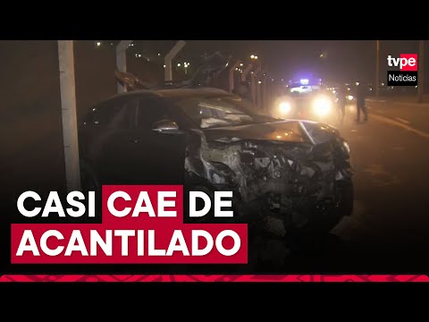 San Miguel: vehículo se despista en la Costanera y destruye malla de seguridad