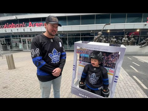 Young Leafs fan dresses up as Auston Matthews hockey card “cause he’s really good”