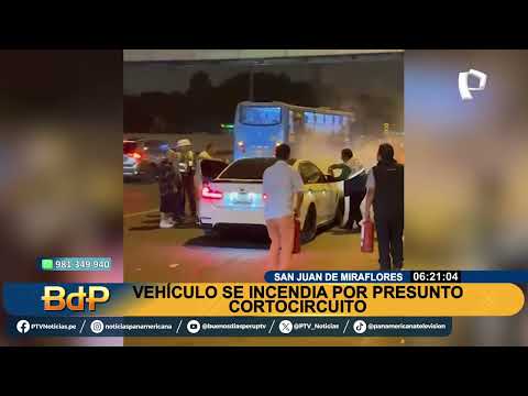 San Juan de Miraflores: vehículo se incendia por presunto cortocircuito