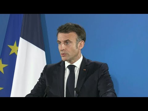 Macron dénonce l'indignité des responsables russes qui s'attaquent à la France | AFP Extrait