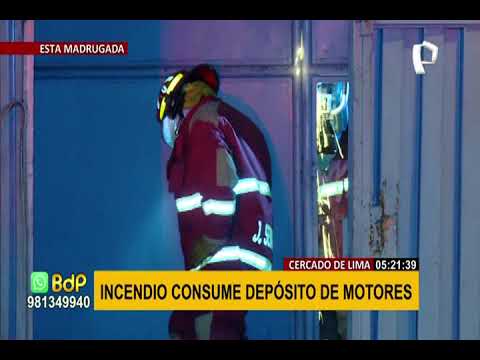 Incendio consume depósito de motores en el Cercado de Lima