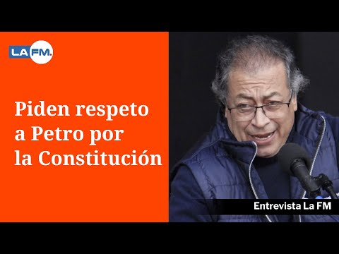 Exfuncionarios públicos piden a Petro respeto por la Constitución