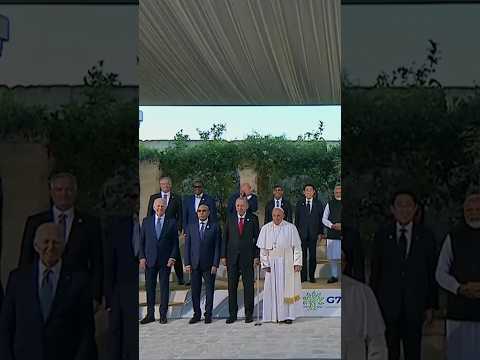 G-7 Leaders Gather for Historic Family Photo With Pope Francis