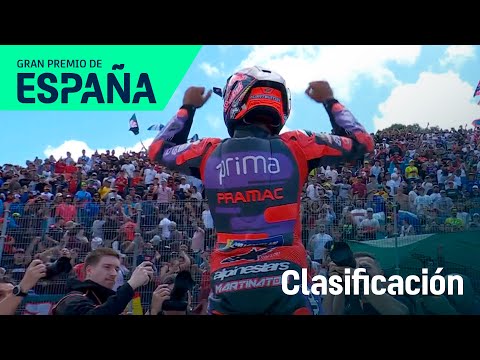 La celebración de Jorge Martín con sus aficionados tras su victoria en la Sprint | MotoGP