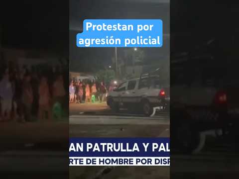 Incendian patrulla y palacio municipal durante una protesta en México