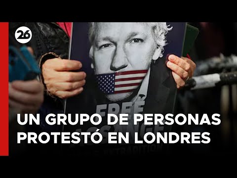 Manifestación para que no se lleve a cabo la extradición del fundador de WikiLeaks a EEUU