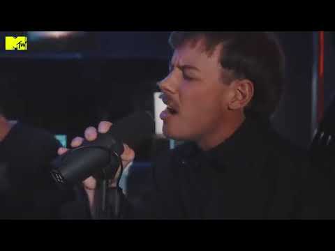 ADITOTORO x PAULOMUC - Füllkrug (Live Akustik Version)