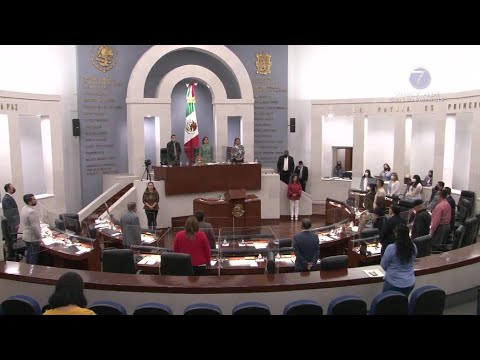 Legisladores rindieron homenaje póstumo a policías estatales asesinados y encontrados en Zacatecas.