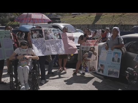 Families of imprisoned Salvadorans demand justice for their loved ones