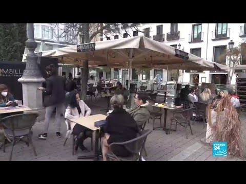 En Espagne, les touristes français sont nombreux à venir profiter des bars et restaurants