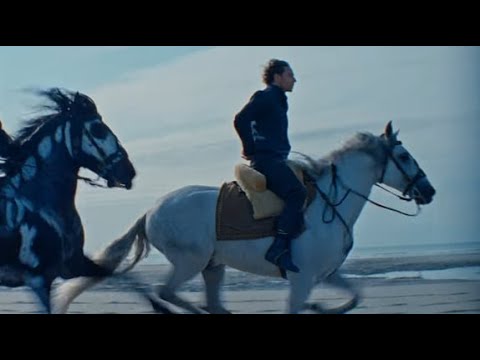 Raphaël à cheval pour son retour avec le magnifique clip L'espoir (màj)