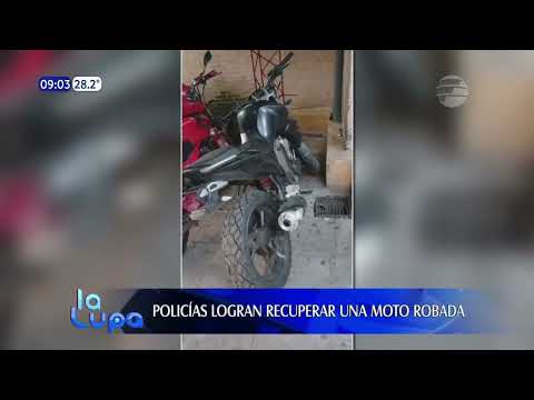 Cámaras captan a un hombre robando una motocicleta