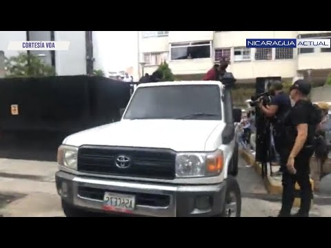Denuncian que fuerzas de seguridad mantienen asediado al opositor Juan Guaidó en su residencia.