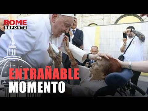 Entrañable saludo de Francisco a una mujer de 111 años