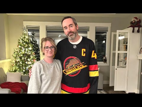 Internet stranger helps woman track down Vancouver Canucks jersey