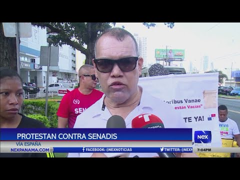Personas con discapacidad y movilidad reducida protestan contra SENADIS