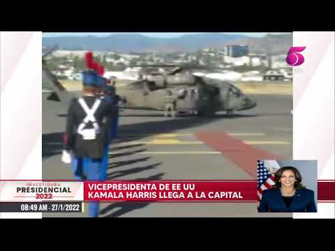 Llega Kamala Harris a la base aérea Hernán Acosta Mejía