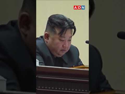 Kim Jong-un llorando en acto oficial