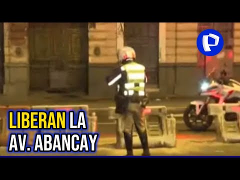 ‘Toma de Lima’: policías logran liberar la Av. Abancay de manifestantes