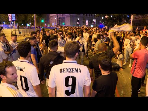 Los madridistas celebran el triunfo de la Copa del Rey en Cibeles